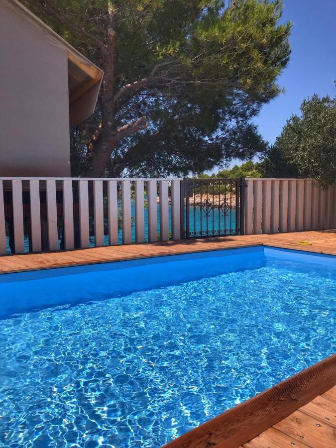 Golden Haven Luxe Bungalow Resort Murter Exteriör bild