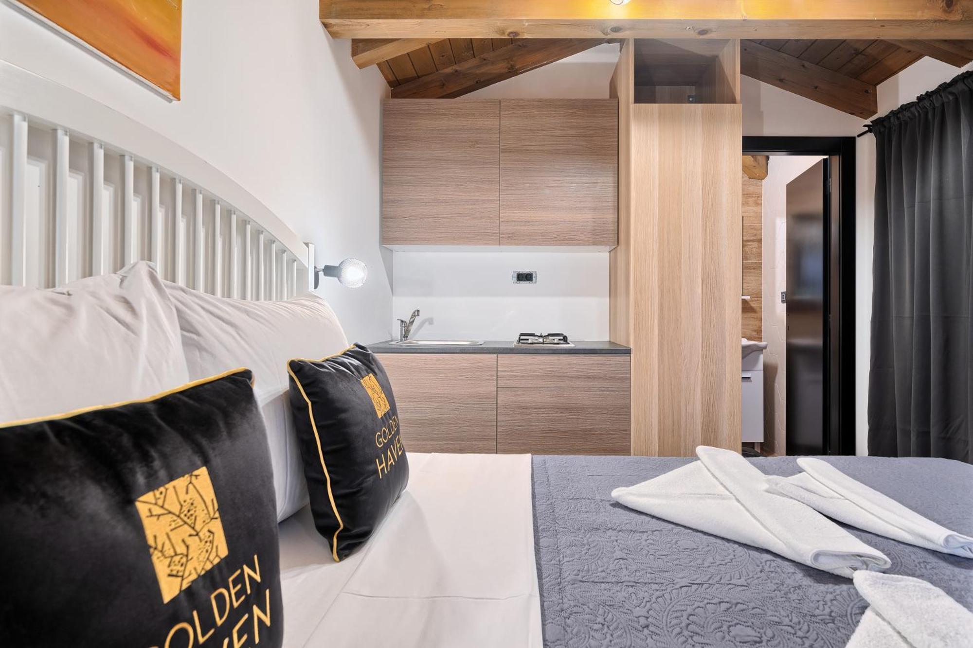 Golden Haven Luxe Bungalow Resort Murter Exteriör bild